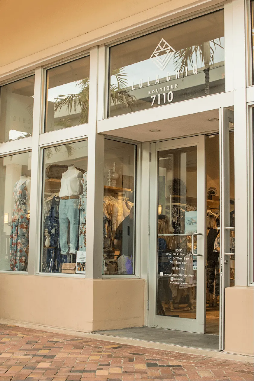 Lola Chiq Boutique retail branding