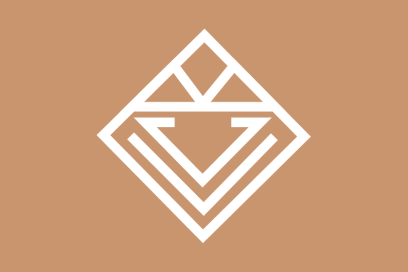 Lola Chiq Boutique logo design